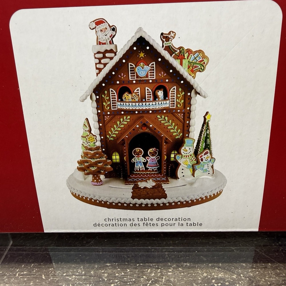 2021 Hallmark Keepsake Deck The Gingerbread House Light Sound Motion QFM3365